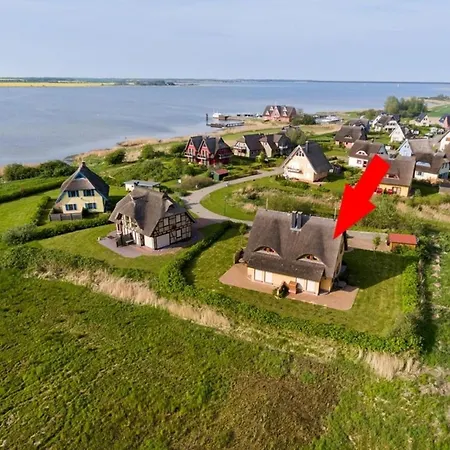 Holiday home Doppelhaushaelfte Westwind Im Hafendorf Vieregge